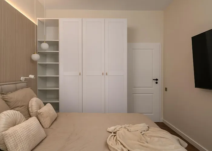 Luxury Near Center Apartament *